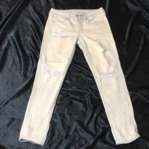American eagle Tomgirl destroyed jeans